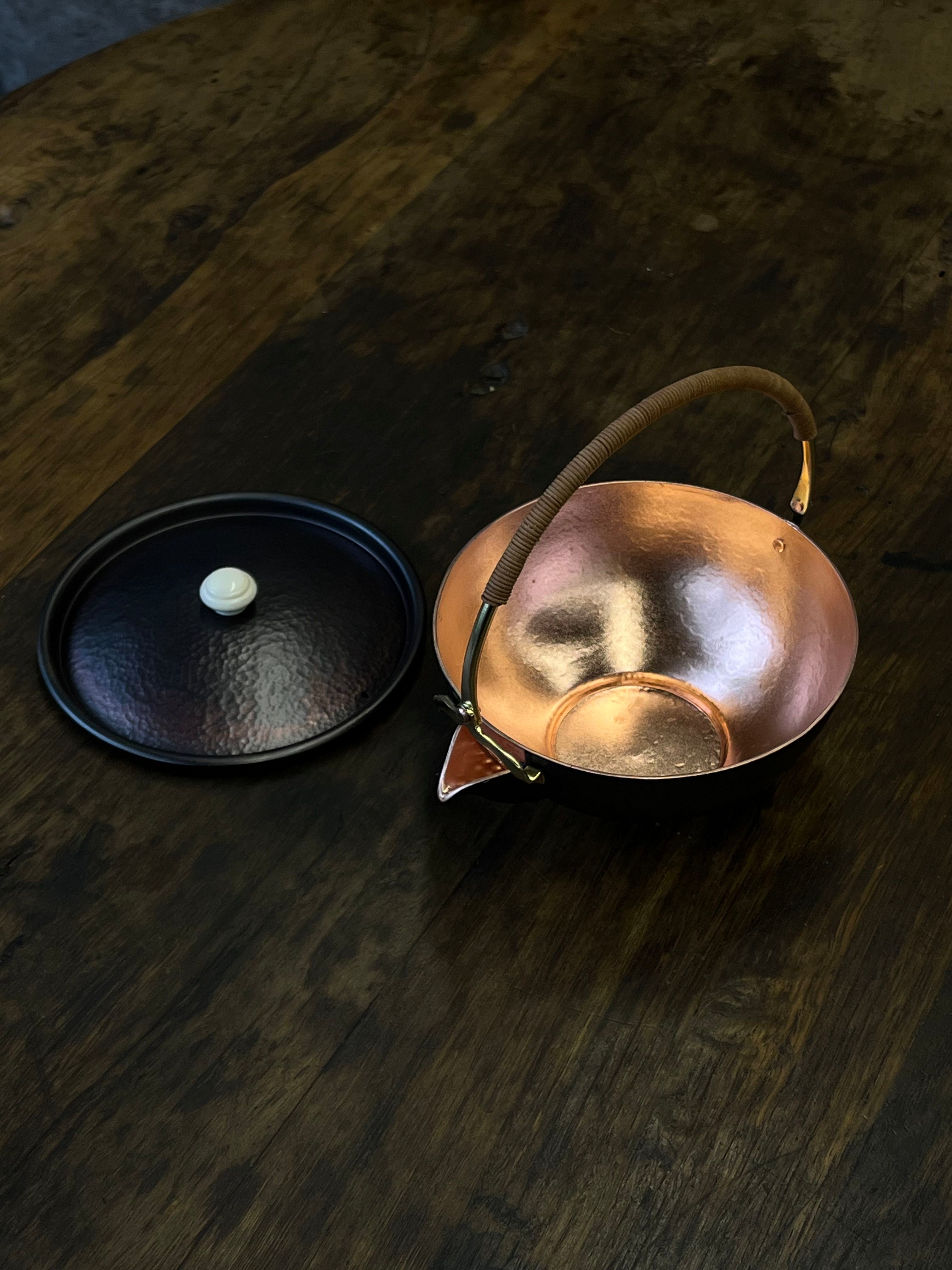 The Beam-Raising Teapot — A Handcrafted Masterpiece by Jiang Zao