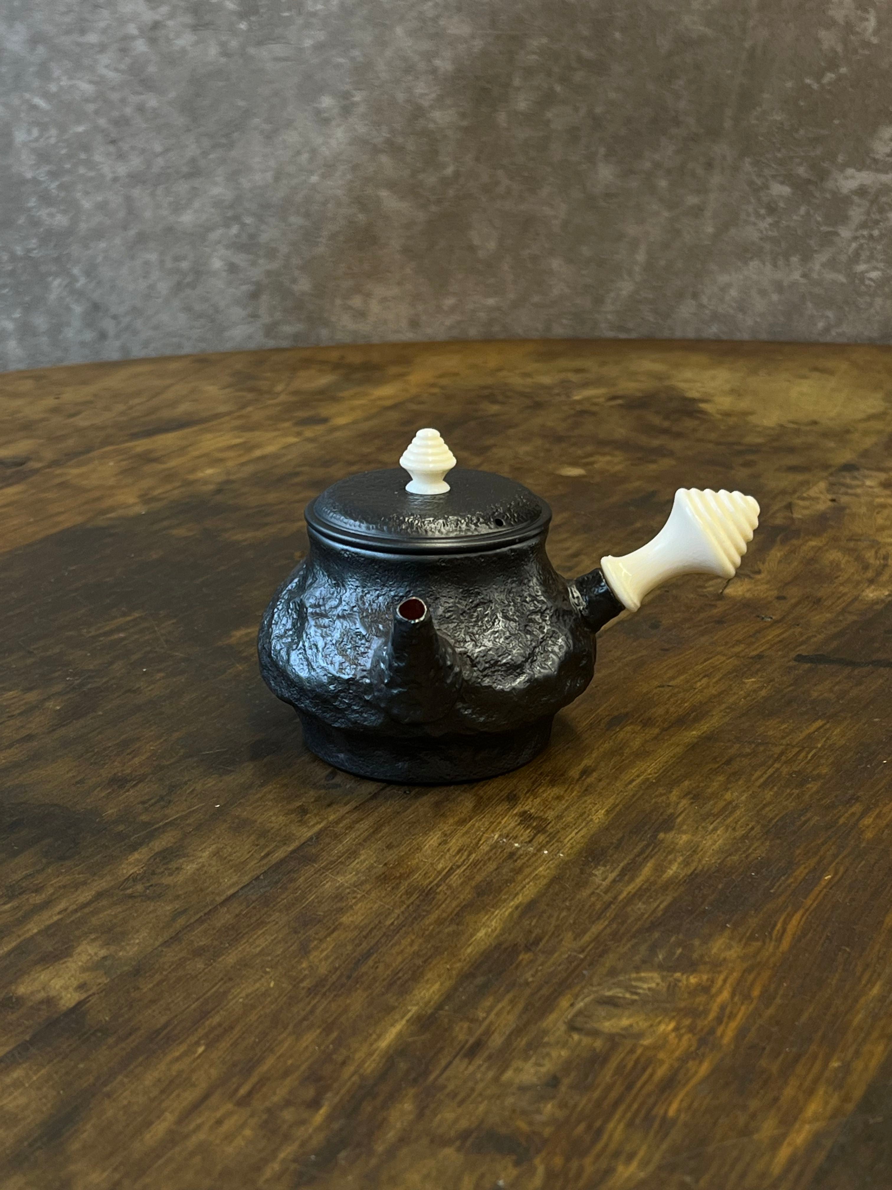 Artisanal Side-Handle Teapot, Handcrafted by Jiang Zao