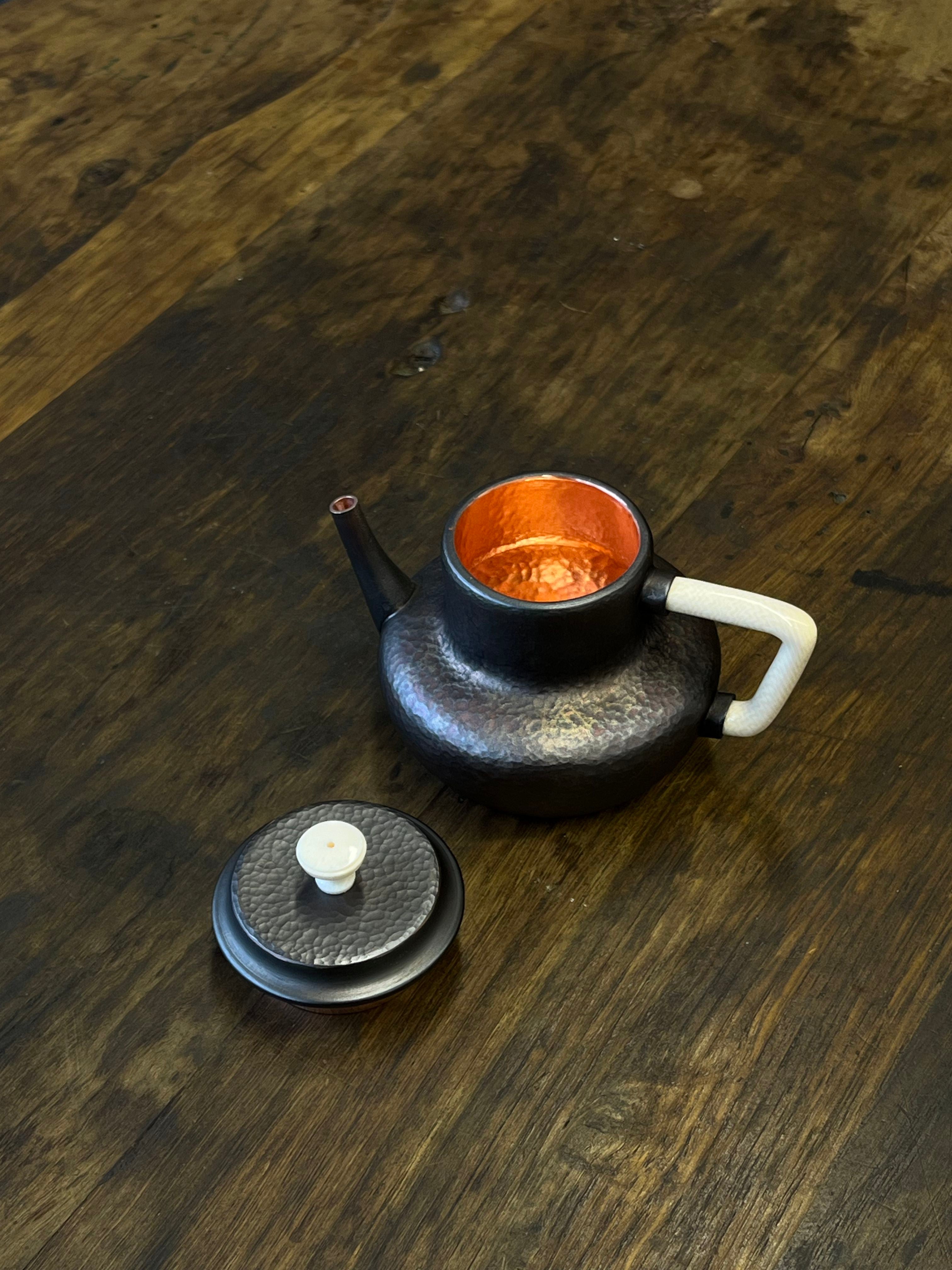 Handcrafted Handle Teapot by Jiang Zao