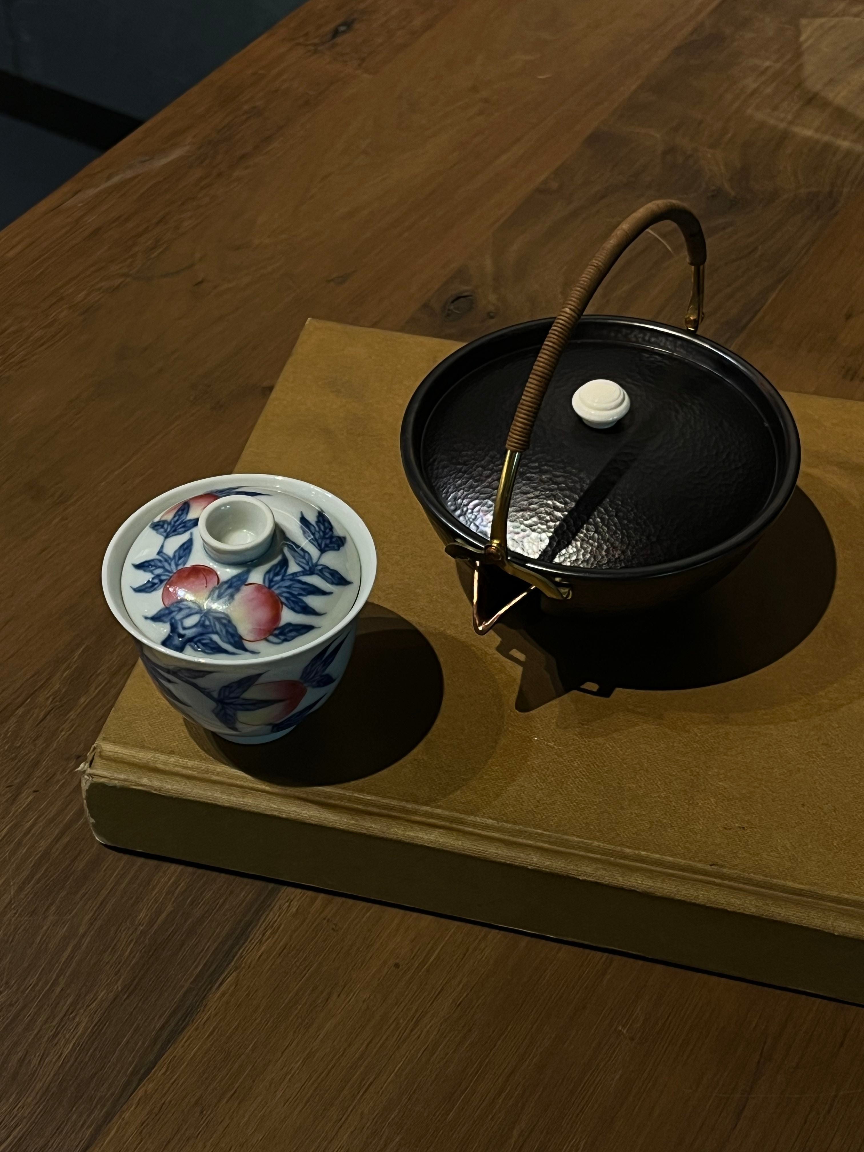 The Beam-Raising Teapot — A Handcrafted Masterpiece by Jiang Zao