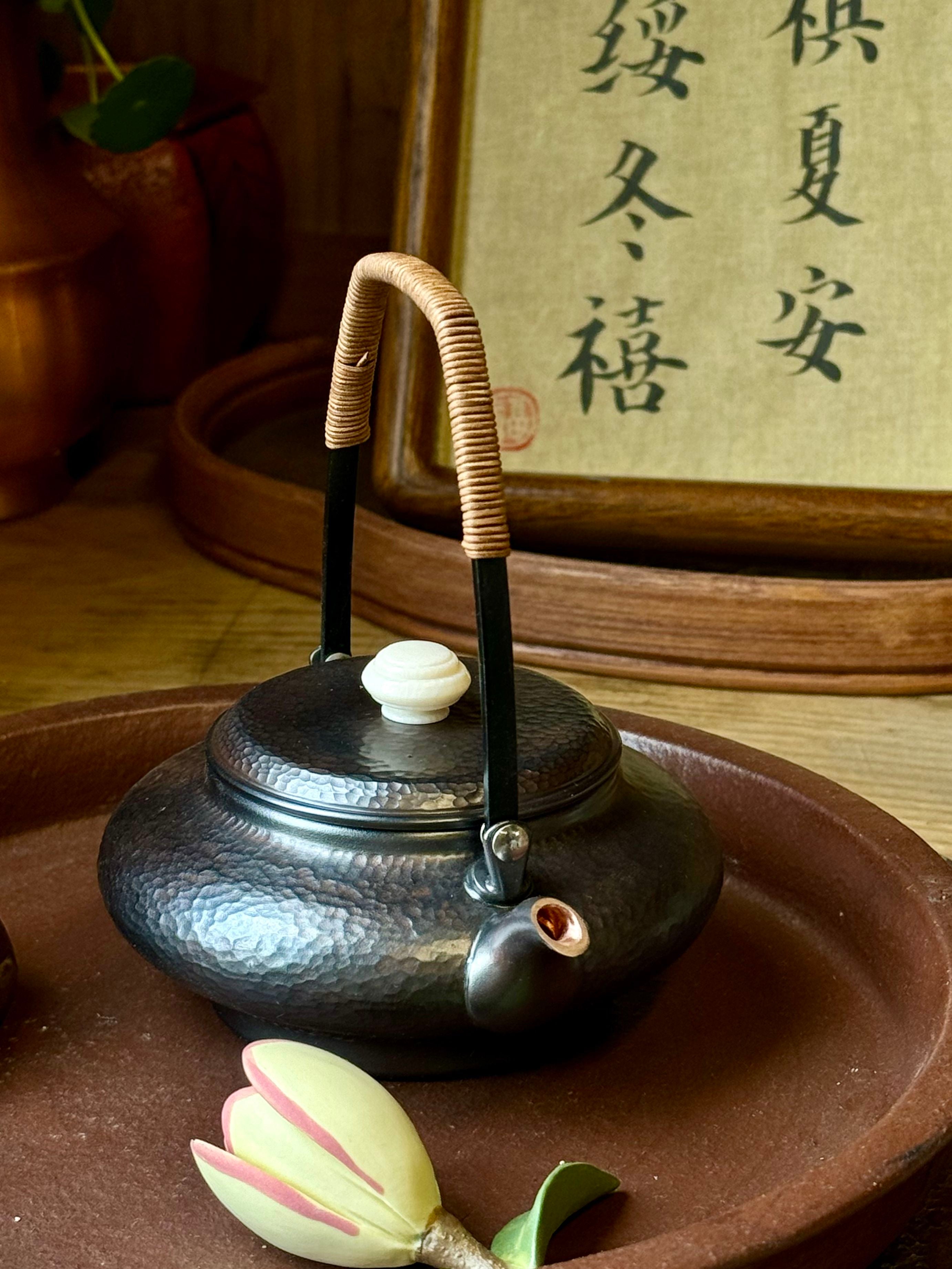 Handcrafted Beam-Raising Teapot by Jiang Zao