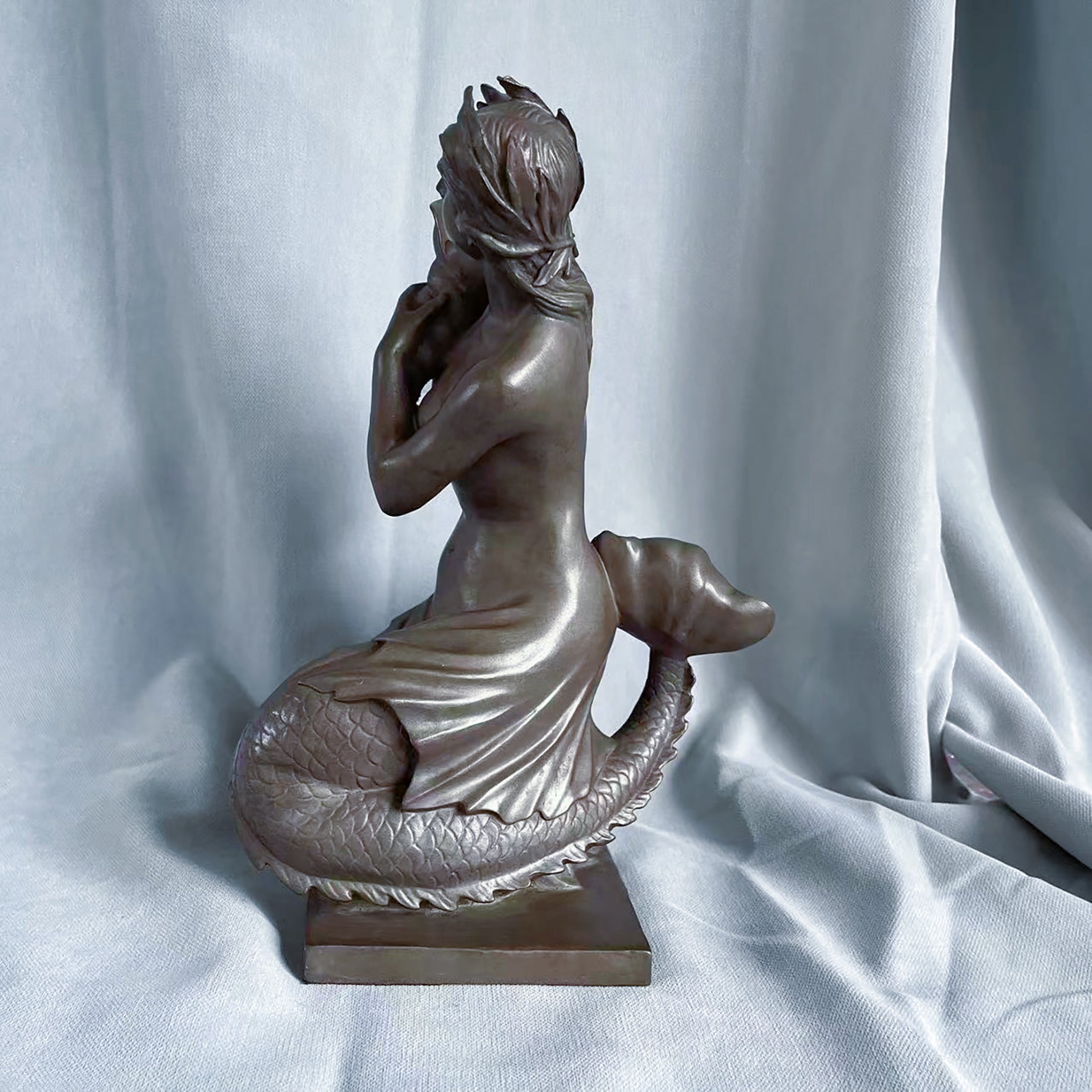 Contemporary Mermaid Sculpture – Elegant Myth-Inspired Home Décor