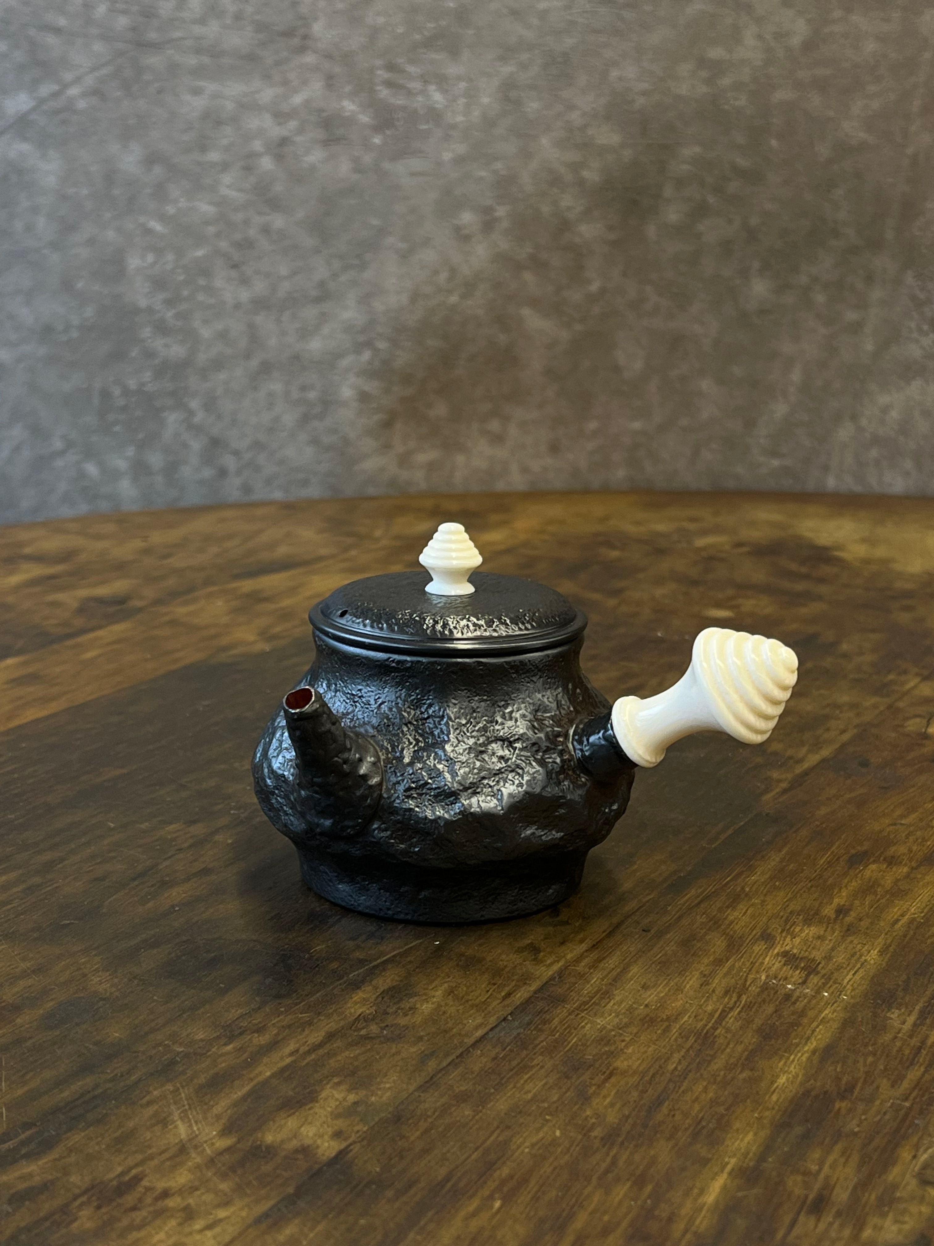 Artisanal Side-Handle Teapot, Handcrafted by Jiang Zao