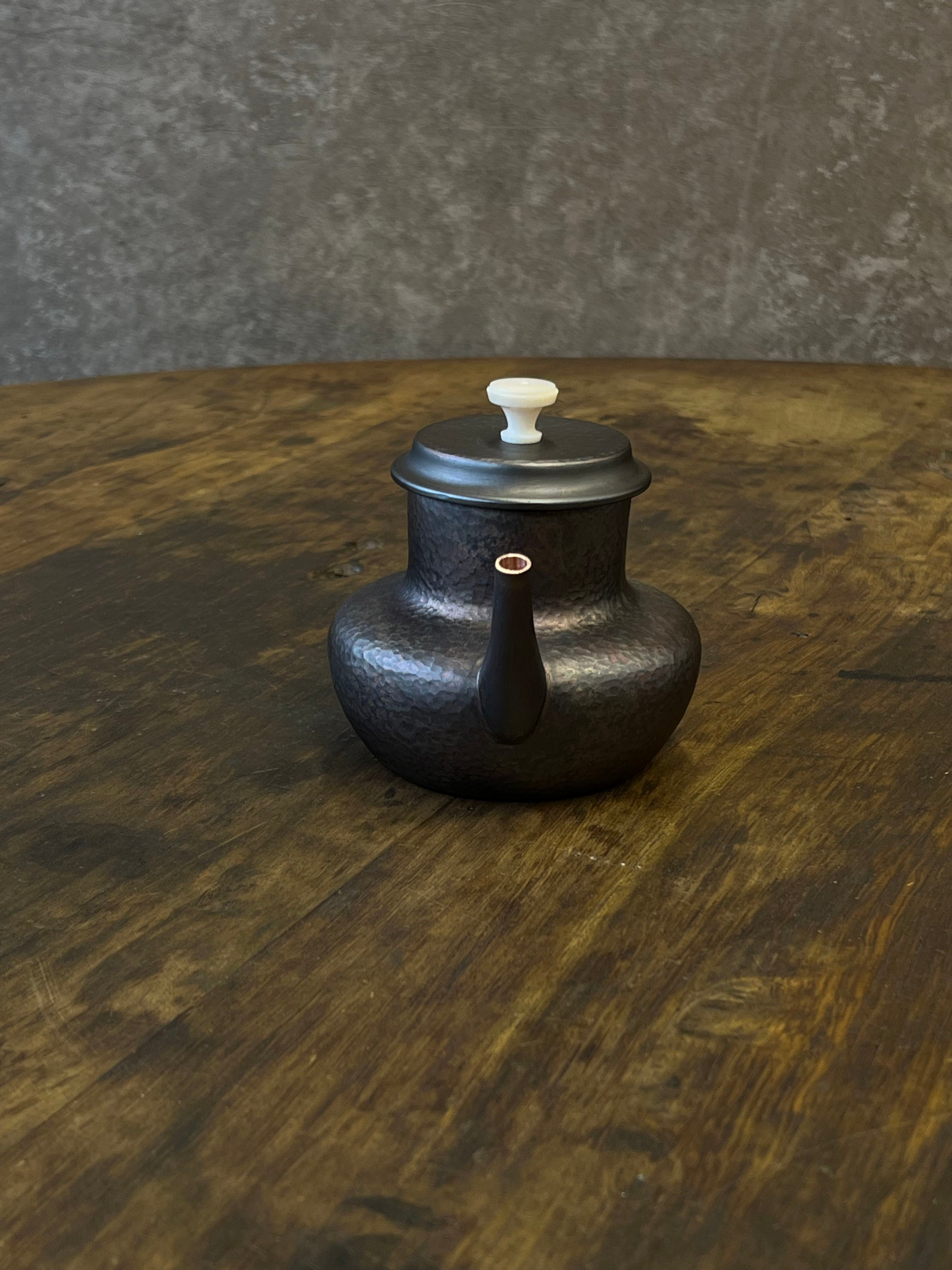 Handcrafted Handle Teapot by Jiang Zao