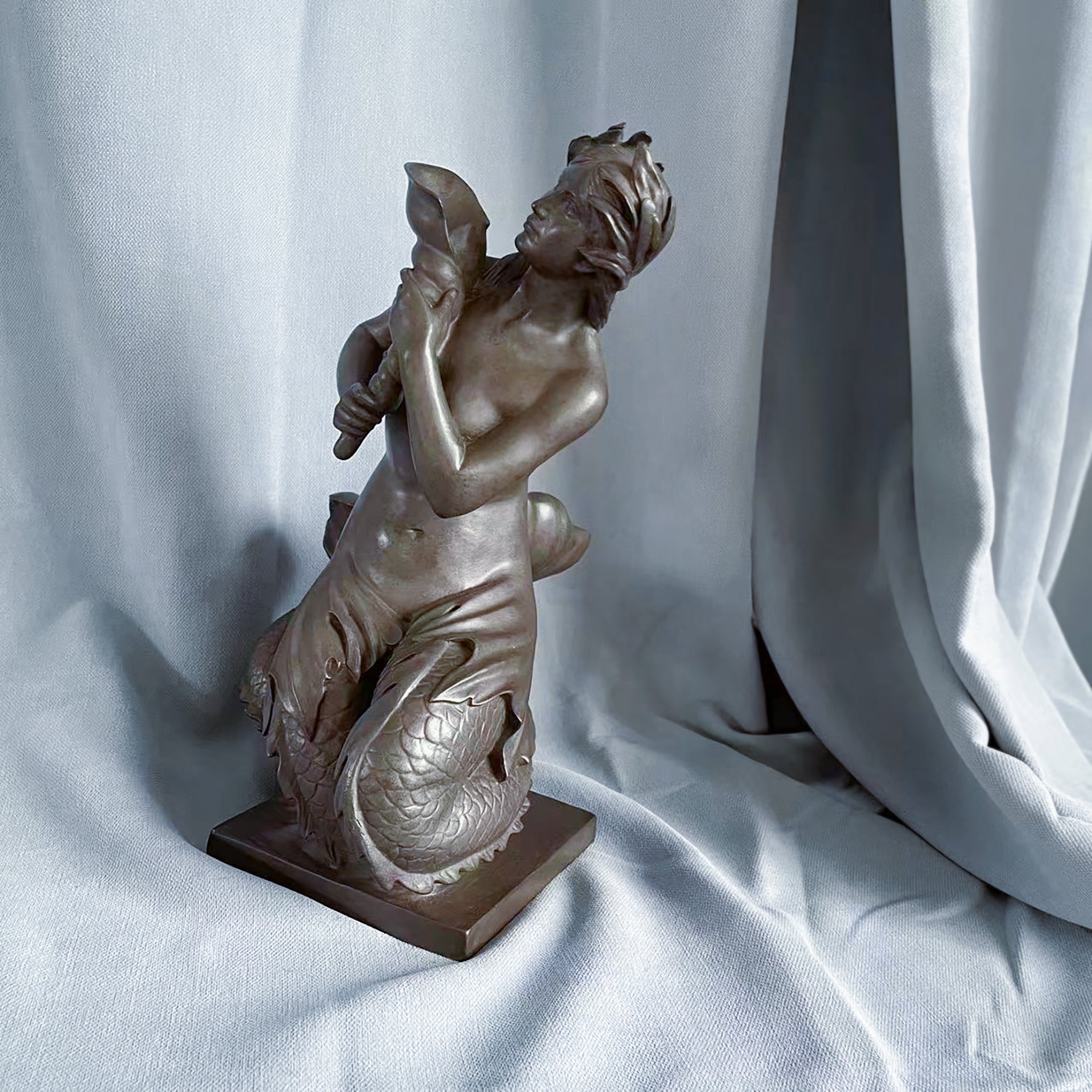Contemporary Mermaid Sculpture – Elegant Myth-Inspired Home Décor