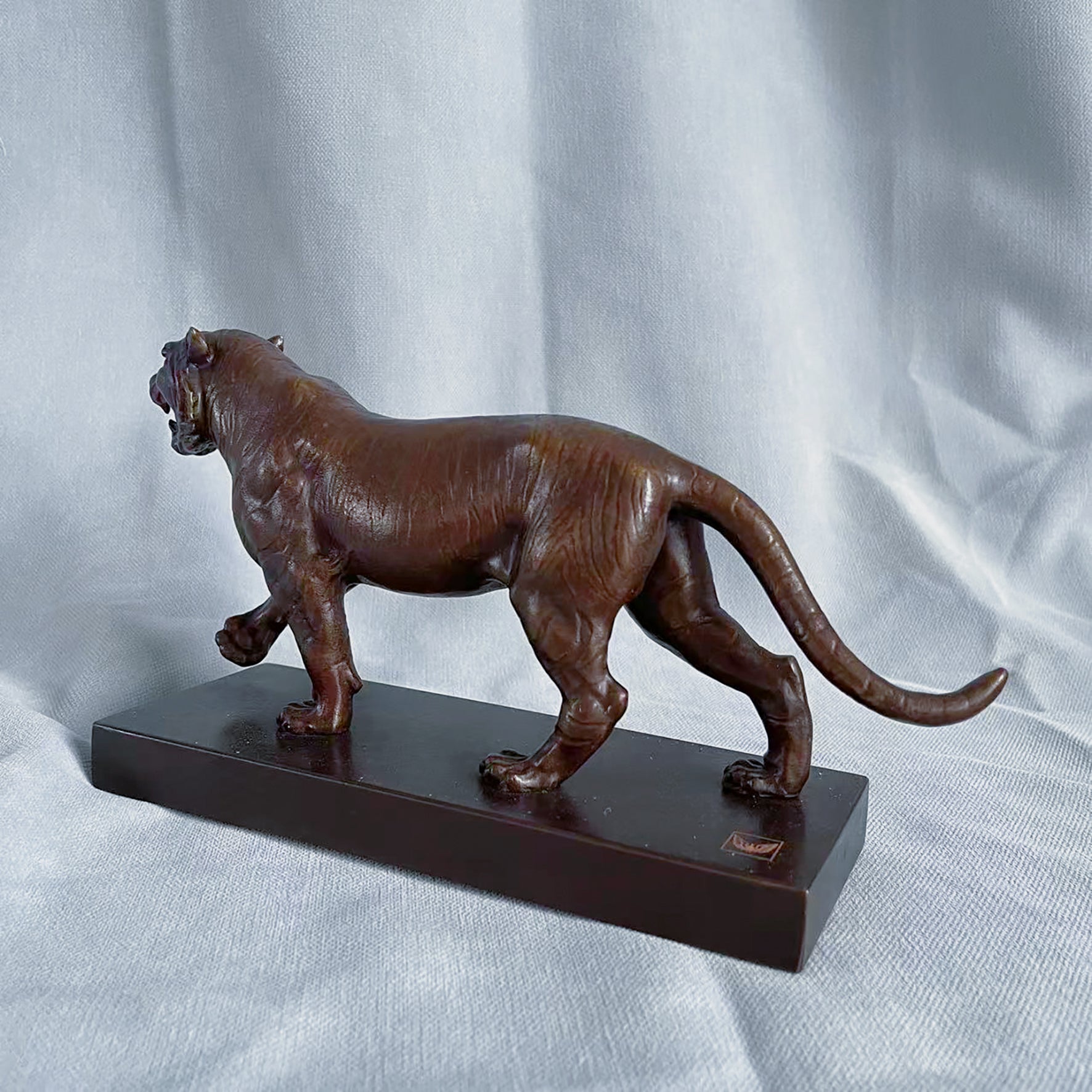 Tiger Bronze Sculpture – A Handcrafted Masterpiece of Strength & Elegance