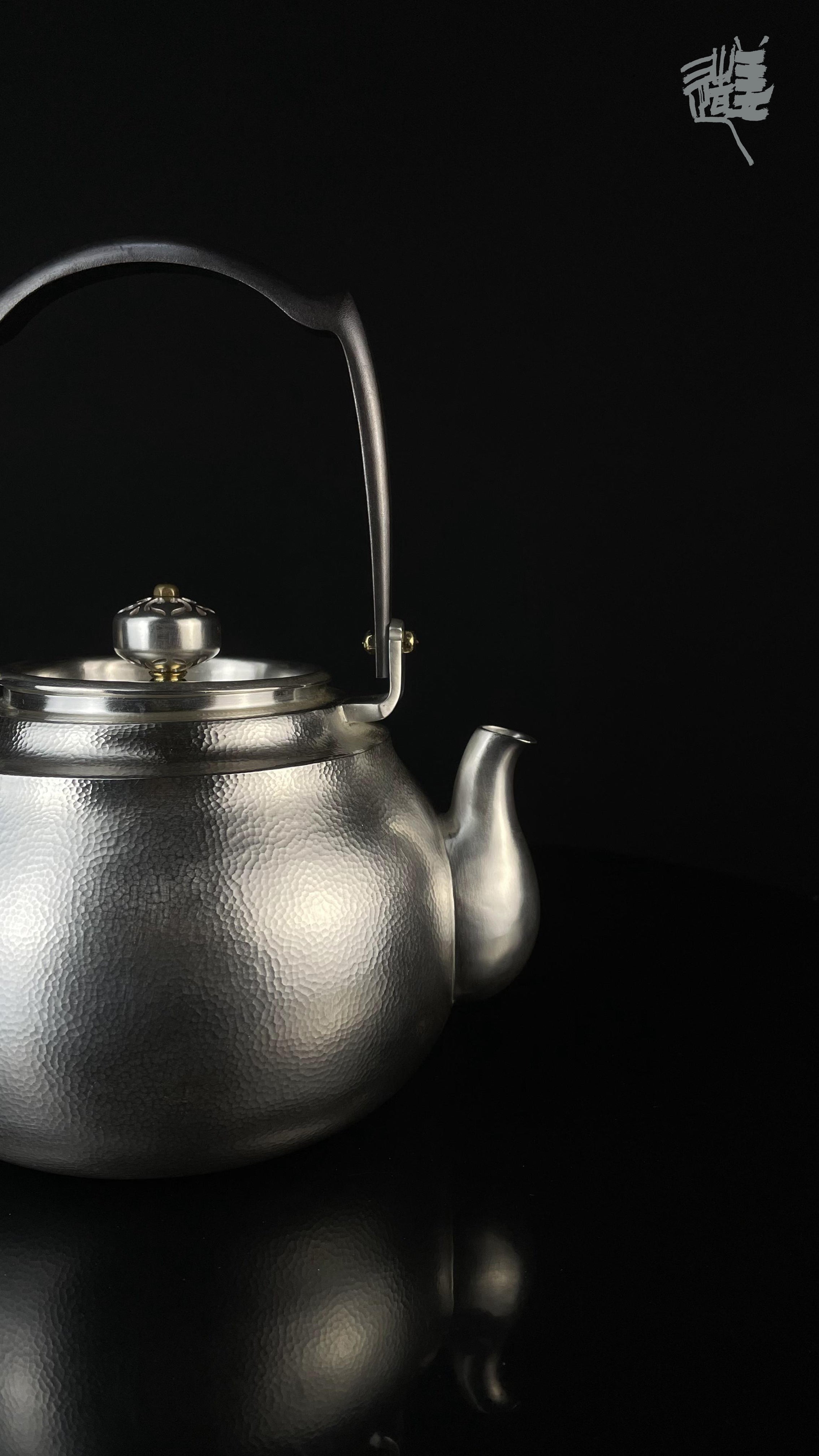 Plain Silver Pot | A Study in Simplicity and Forged Form
