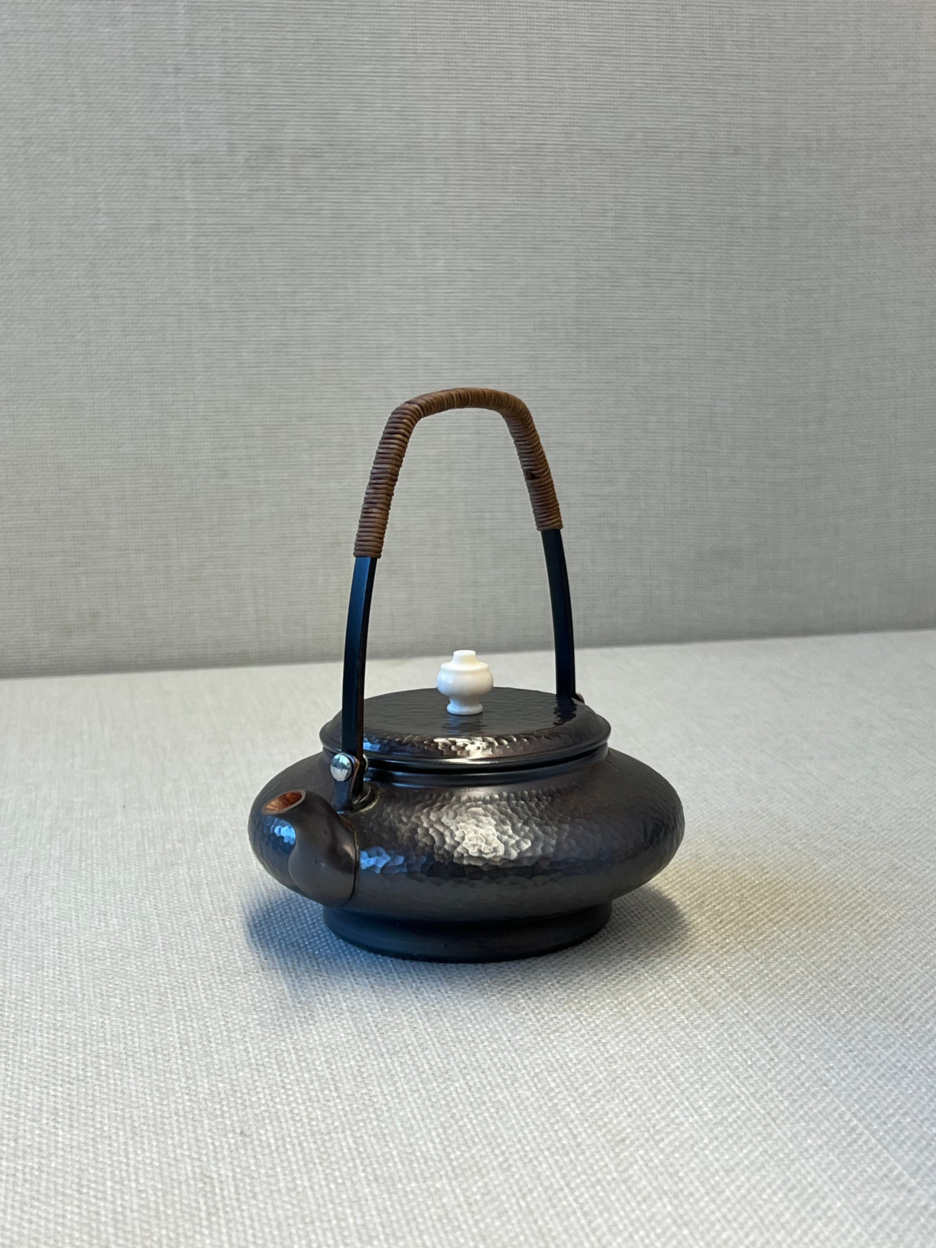 Handcrafted Beam-Raising Teapot by Jiang Zao