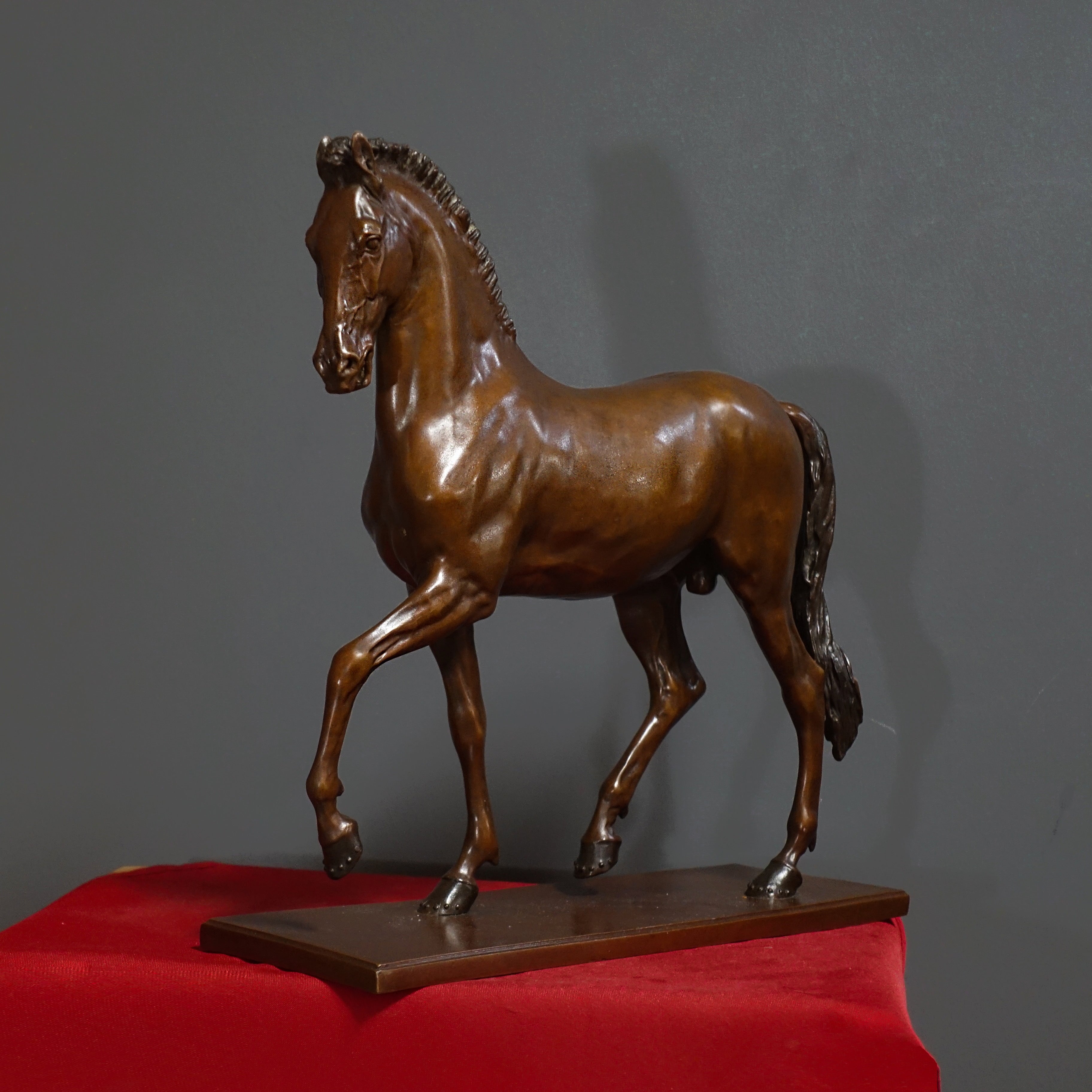 Leonardo da Vinci Bronze Horse Sculpture - A Masterpiece by Renowned Artist