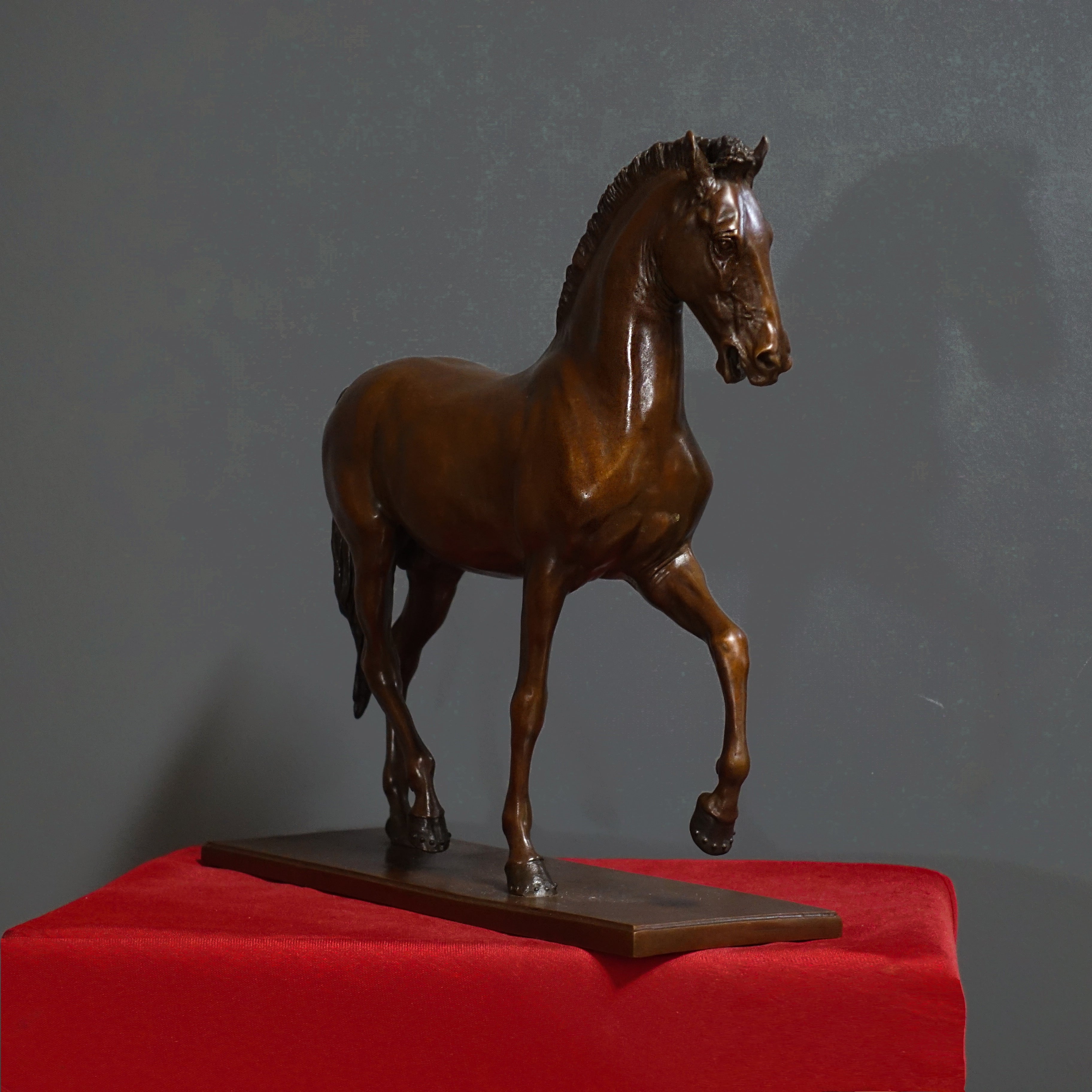 Leonardo da Vinci Bronze Horse Sculpture - A Masterpiece by Renowned Artist